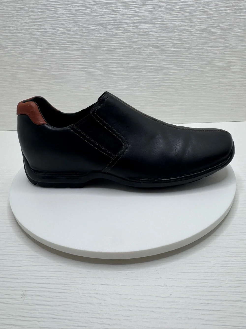 Cole Haan C24673 Black Leather Slip-On Loafers with Brown Accents